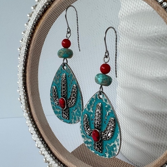SOUTHWESTERN Cactus Earrings with Red Cabochon Stones - Picture 4 of 15